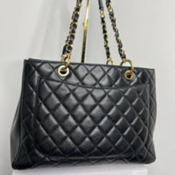 Chanel Black Quilted Caviar Leather Grand Tote - Picture 4 of 4
